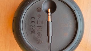 Altavoz JBL Clip 2 negro. Con mosquetón.