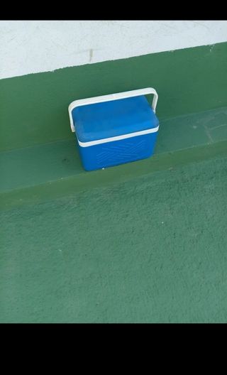 Nevera portátil azul