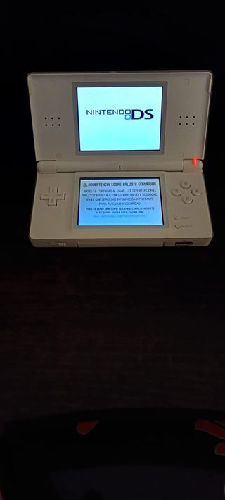Nintendo DS Lite blanca + 5 juegos