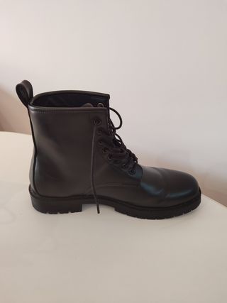 Botines negros Pull & Bear. Hombre. 42
