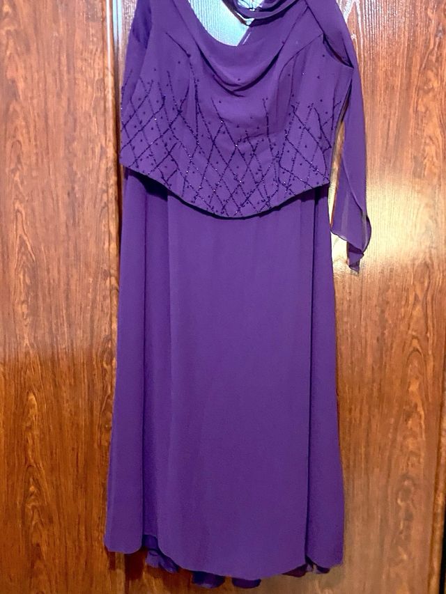Vestido fiesta color morado - Talla 52
