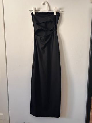 Vestido negro largo, abertura espalda