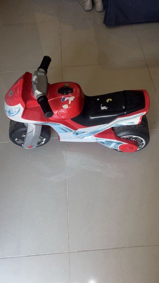 Moto correpasillos infantil
