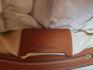 Bolso shopper beige y marrón.