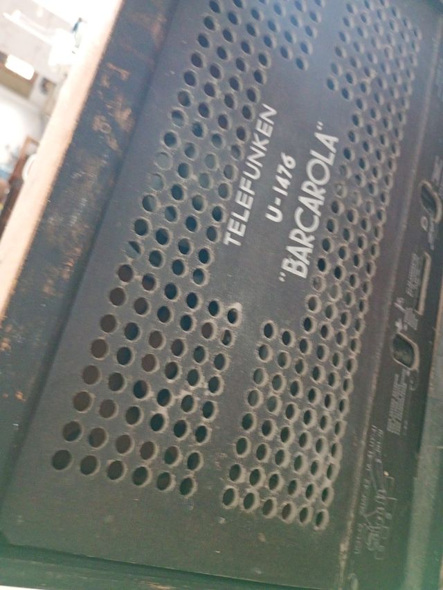 Radio antigua de madera