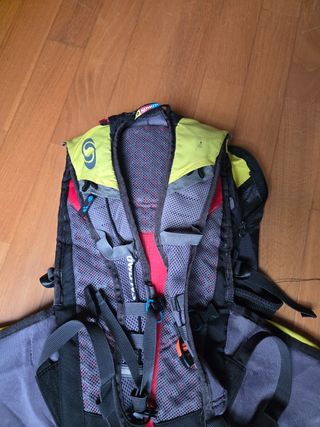 Mochila Salomon XA 20L - Negra/Amarilla