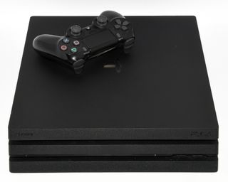 PS4 Pro (PlayStation 4) 1TB + mando