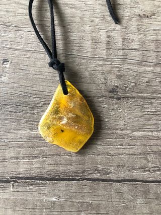 Colgante ámbar amarillo