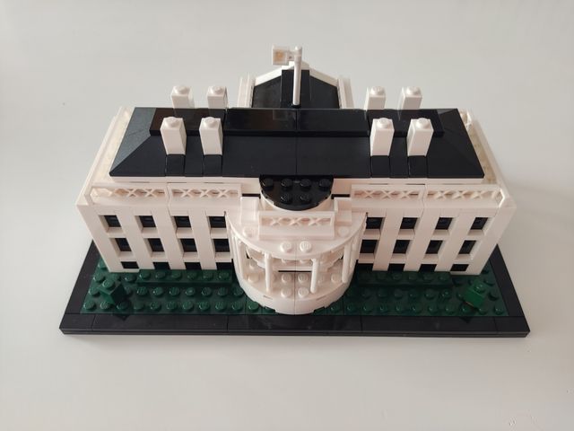 Lego Architecture 21006