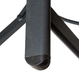 Silla de ratán Brisbane plegable con estructura de aluminio y reposapiés gris claro
