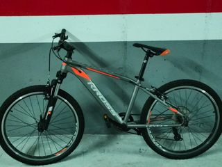 Bicicleta KROSS Level 2.0 gris 2021. Muy poco uso.