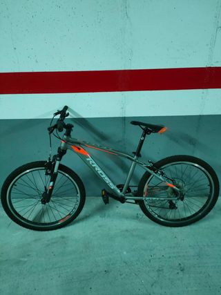 Bicicleta KROSS Level 2.0 gris 2021. Muy poco uso.