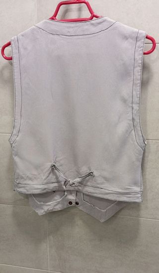 Chaleco gris retro
Tejifo con caída 
Viscosa aceta