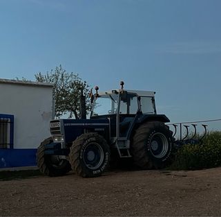 Tractor Ebro 6125