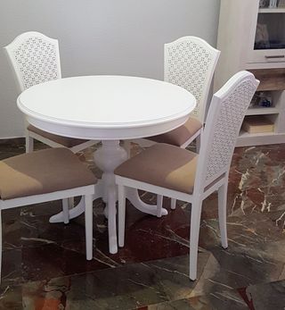 Mesa redonda de madera maciza blanca con cristal 