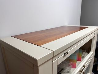 Mueble salón-comedor blanco y marrón