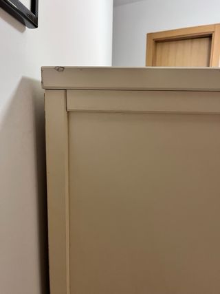 Mueble salón-comedor blanco y marrón