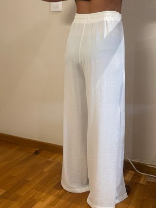 pantalones blanco roto flojos