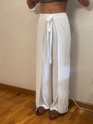 pantalones blanco roto flojos
