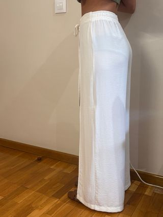 pantalones blanco roto flojos