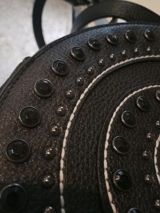 Bolso Desigual negro redondo