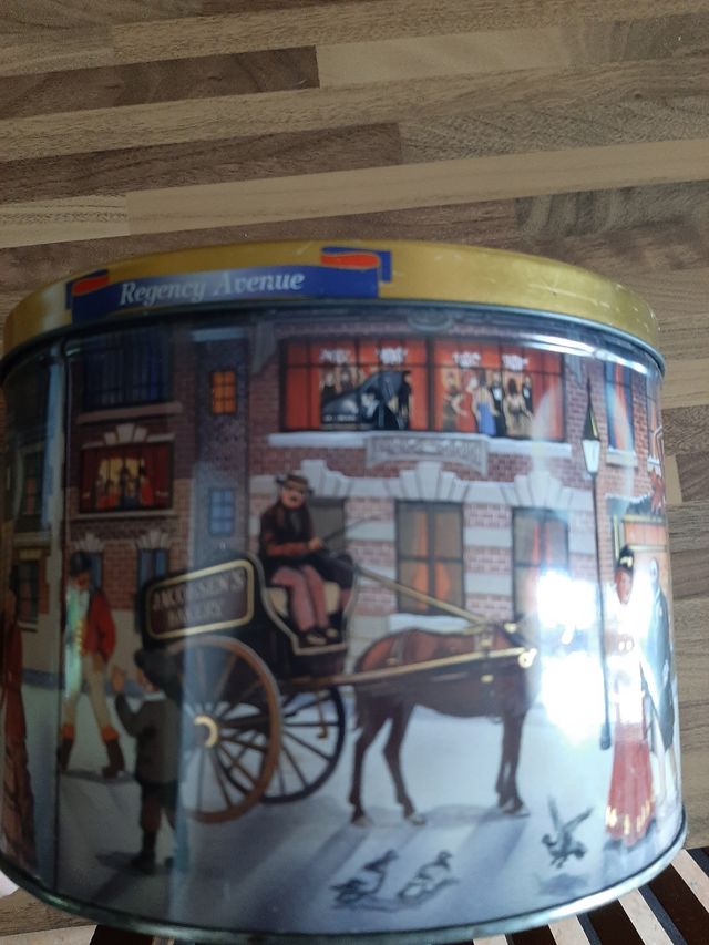 Scatola latta vintage natalizia