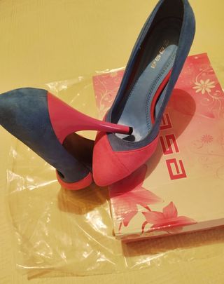 Tacones azules Sasa