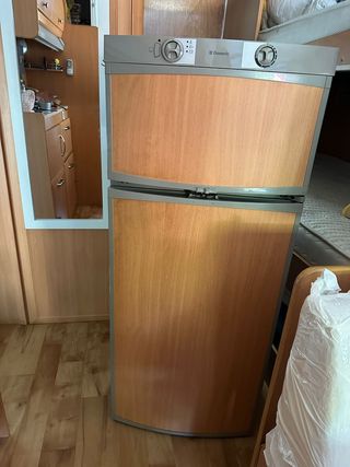 Nevera Dometic caravana