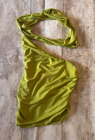 Top corto verde oliva