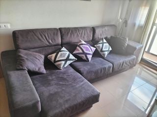 Sofá chaiselongue morado oscuros