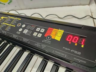 Yamaha PSR-F52: Teclado portátil