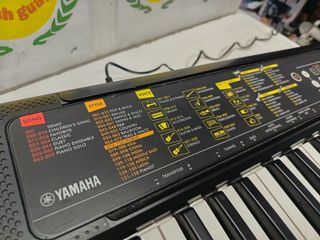 Yamaha PSR-F52: Teclado portátil