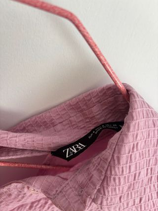 Camisa Zara rosa, espalda abierta
