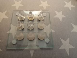 Juego Tres en ralla de cristal, Tic-Tac-Toe
