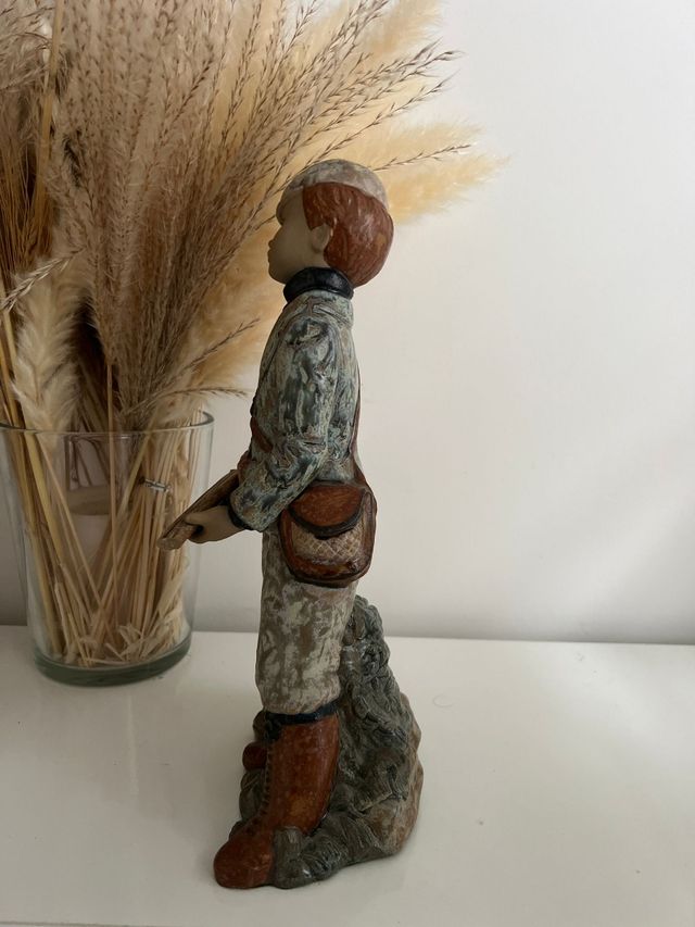 Figura Niño Cazador Porcelana Artistica Levantina