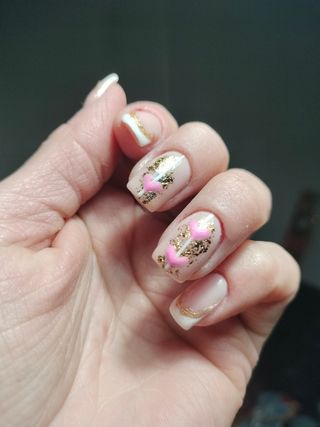 Servicio de manicura y pedicura 