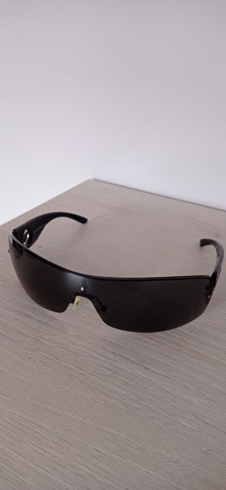 Gafas de sol negras Emporio Armani