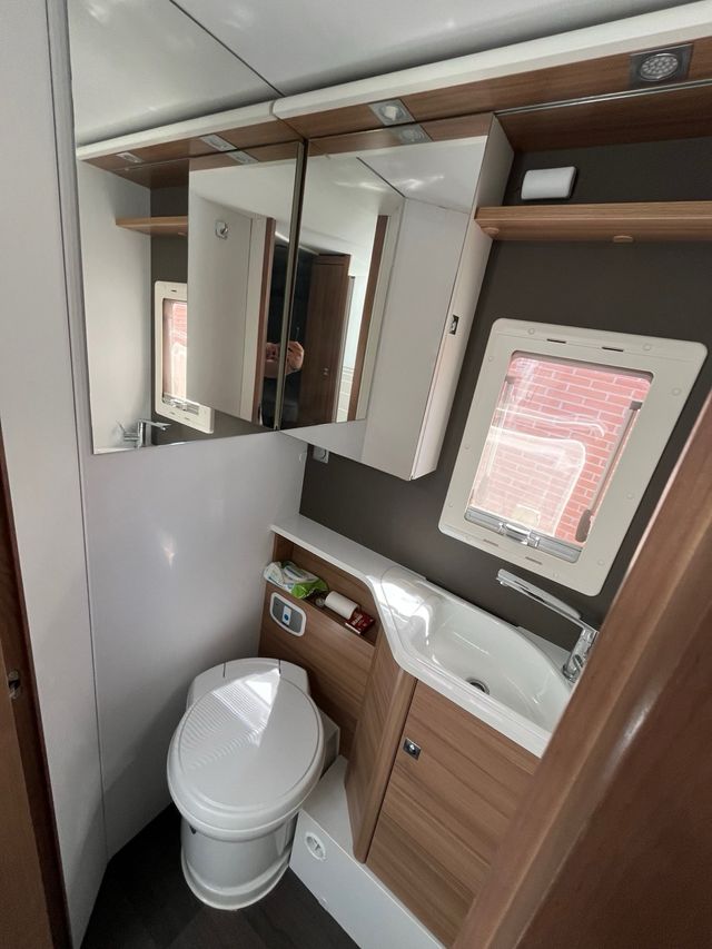 Adria Coral xl 670 axess 2018