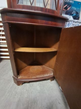 Vitrina esquinera clásica inglés de caoba años 50