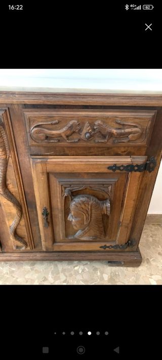 Mueble antiguo estilo egipcio