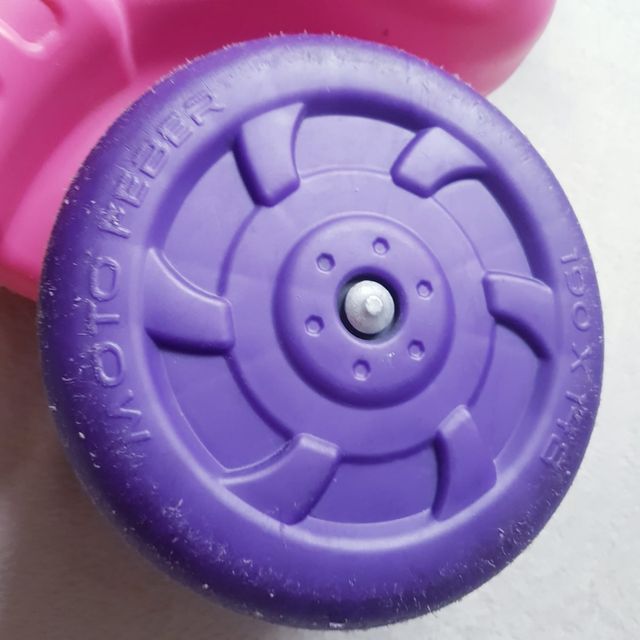 Feber correpasillos Moto Famosa. Motofeber rosa