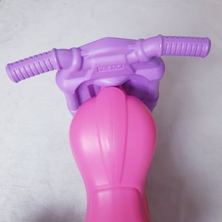 Feber correpasillos Moto Famosa. Motofeber rosa