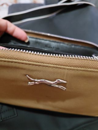 Monedero beige y negro