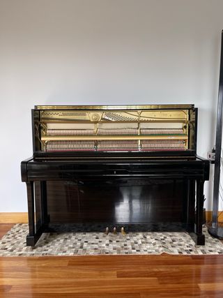Piano Yamaha U1F