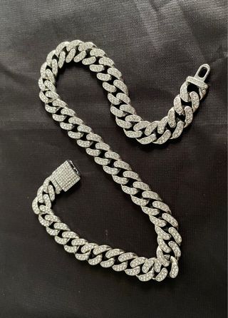 Cadena cubana con brillantes
