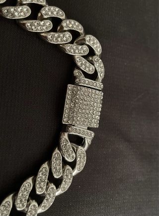 Cadena cubana con brillantes
