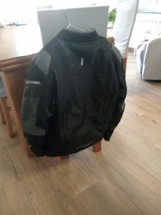 Chaqueta moto con protecciones y sin usar.