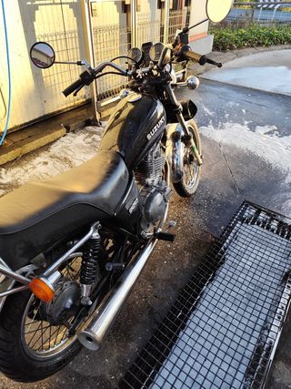 Suzuki GN250: Impecable