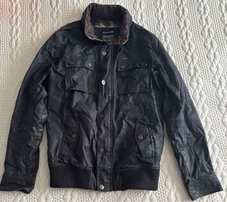 Cazadora Pull & Bear negra - M