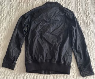 Cazadora Pull & Bear negra - M